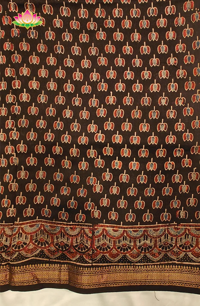 Premium Maheshwari Silk Saree with Ajrakh 6