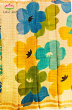 Off White Digital Printed Saree 3
