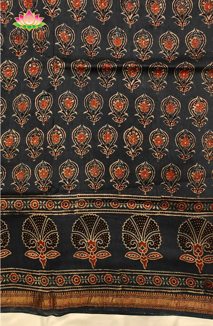 Premium Maheshwari Silk Saree with Ajrakh 5