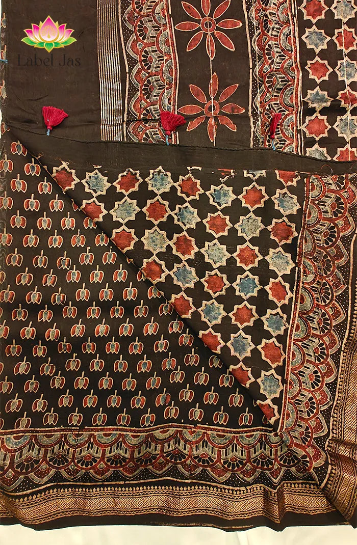 Premium Maheshwari Silk Saree with Ajrakh 6